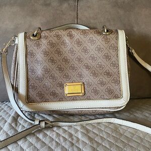 Guess est .1981 Elegant White Quilted Handbag